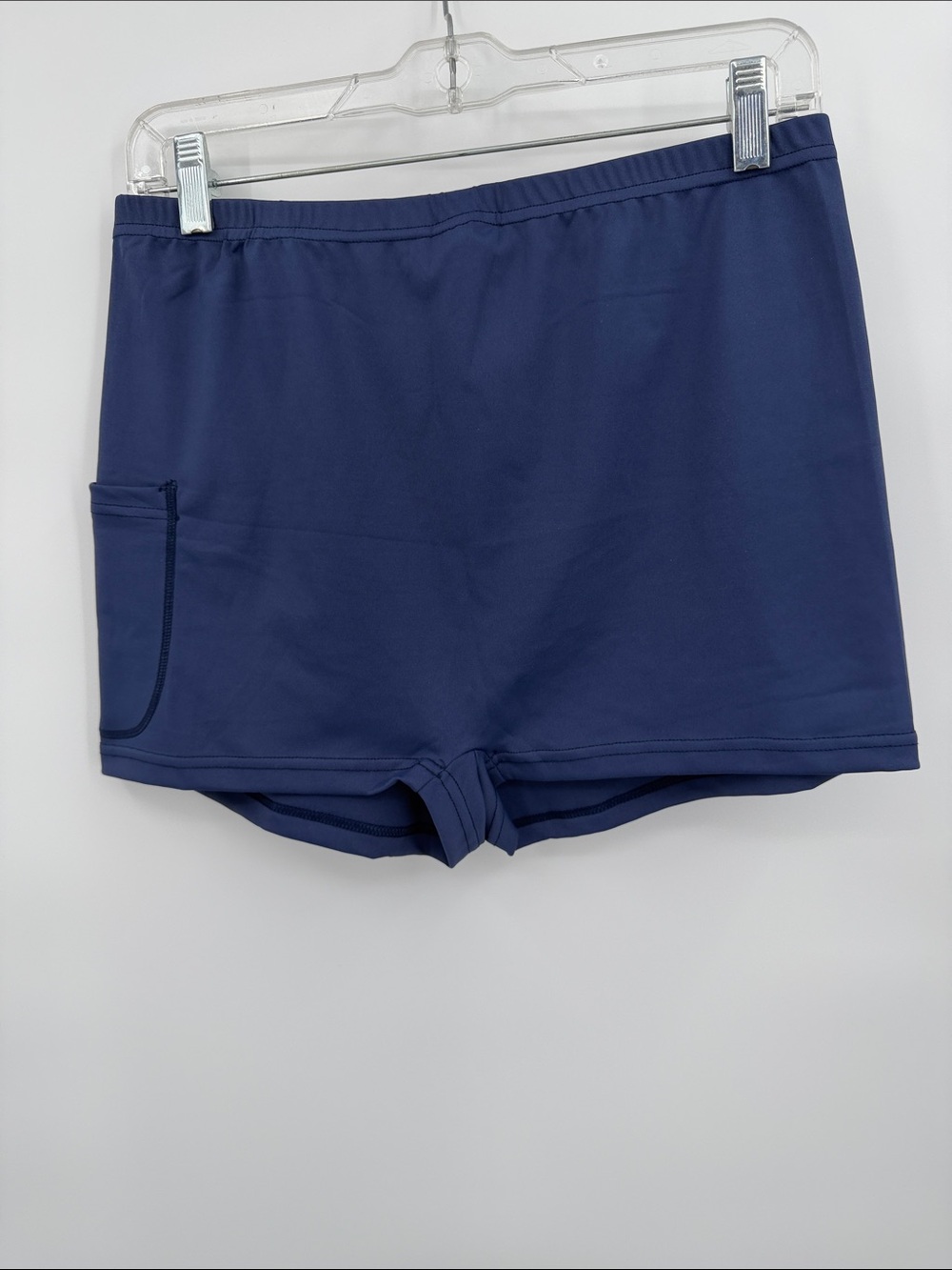 Alo Navy Athletic Zip-Front Top with White Piping with Matching Shorts - Picture 8 of 8
